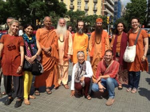 Visita en Barcelona de los editores de la revista “Hinduism Today”