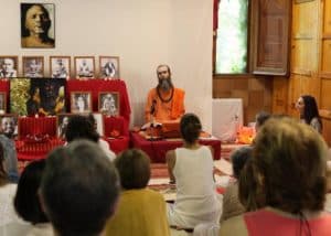 Frases inspiradoras de las enseñanzas del retiro con Swami Satyananda Saraswati sobre "La Luz del Dharma. La inspiración de los maestros contemporáneos del Hinduismo":