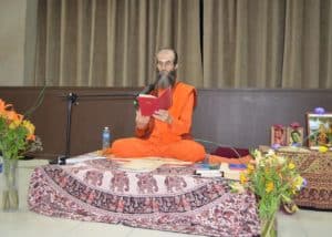 Satsang "La cosmovisión del hinduismo" el 15 de octubre de 2015. Swami Satyananda Saraswati presentó su libro "El Hinduismo". Neuquen, Argentina.