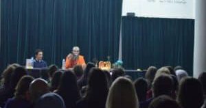 Swami Satyananda Saraswati interviene en varias universidades argentinas