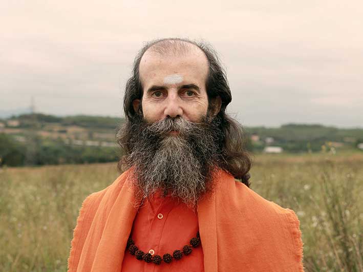 Entrevista a Swami Satyananda Sarsawati en el programa ‘Estilo Sevilla’ de SFC Radio.