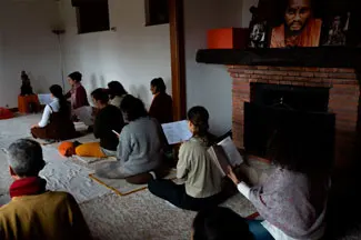 elpais--meditacion-entre-chorizos-caseros-y-berzas