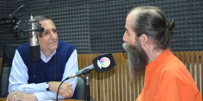 Gustavo Canzobre entrevista a Swami Satyananda en Niketan, Radio Cultura