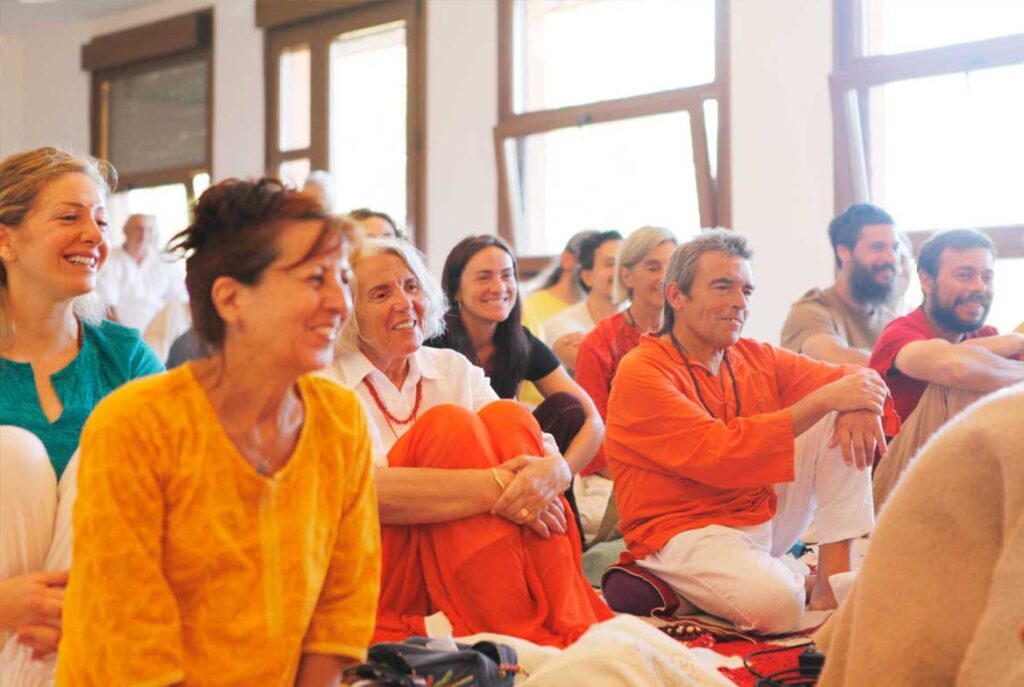 Kailash-ashram-hinduismo-sala-de-meditación-yoga--enseñanza--swami-satyananda-saraswati